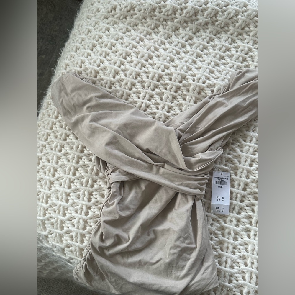 Abercrombie & Fitch off the shoulder shirt